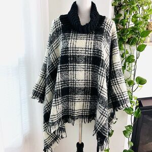 New WONDERLY Soft Black & White Buffalo Print Fringed Cowl Neck Poncho - OS